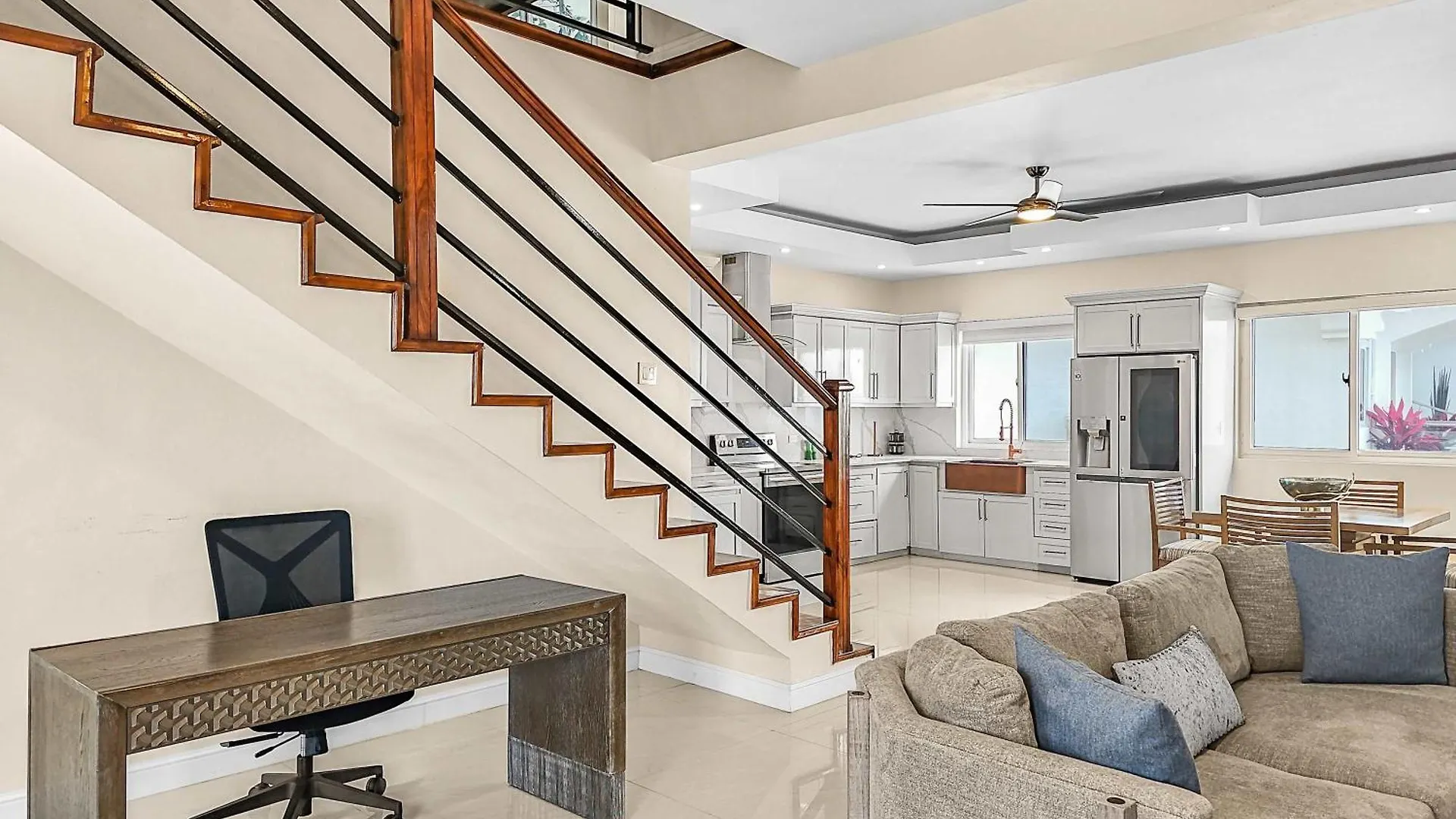 Hospitality Expert Bts 10Br Pool Beach Montego Bay Villa